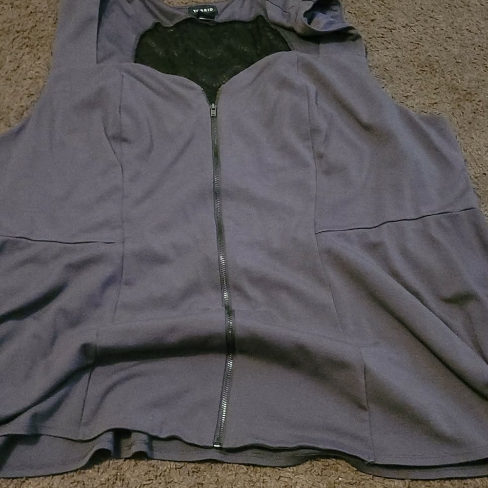 Torrid Grey Peplum Zip-Front Sleeveless Blouse